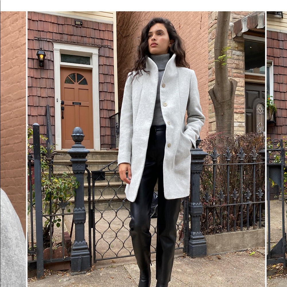 Aritzia wilfred cocoon coat -
Size Small